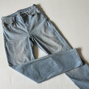 Old Navy High-Rise Wow Light Wash Straight Jeans. Size 4